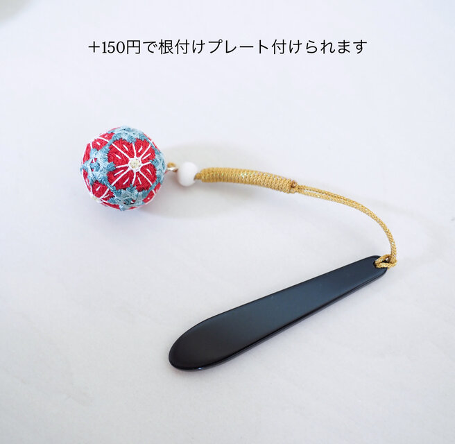 受注制作》手毬のストラップ（花模様） | iichi 日々の暮らしを