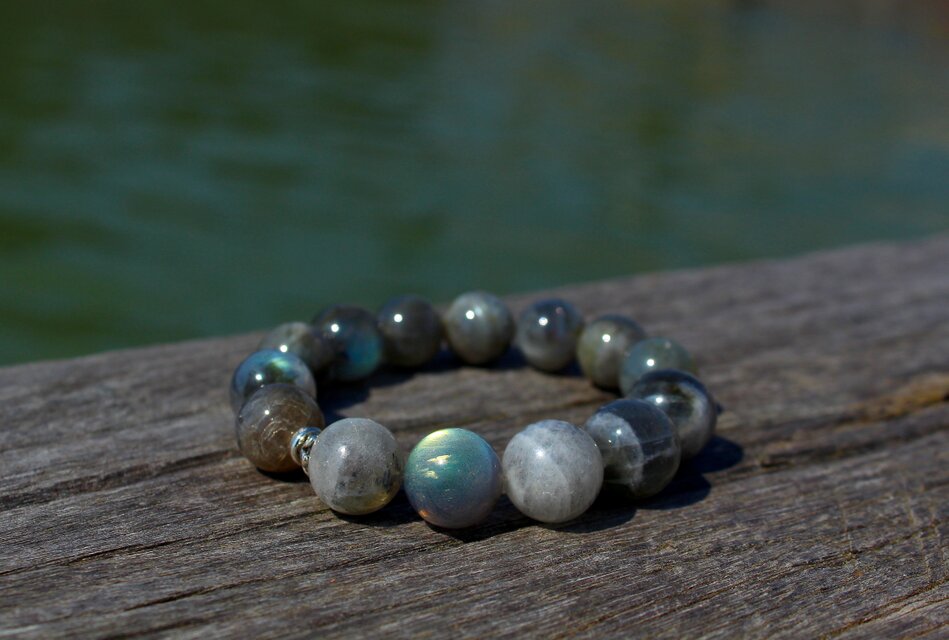 ラブラドライト　14.5mm　13mm 洞察力、予知能力、高い霊的波動、テレパシーをキャッチ