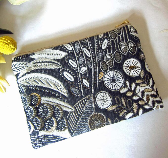 フランス生地　両面楽しい　クレオパトラB　ラメが光る豪華絢爛　ポーチ　通帳入れ　コスメ入れ