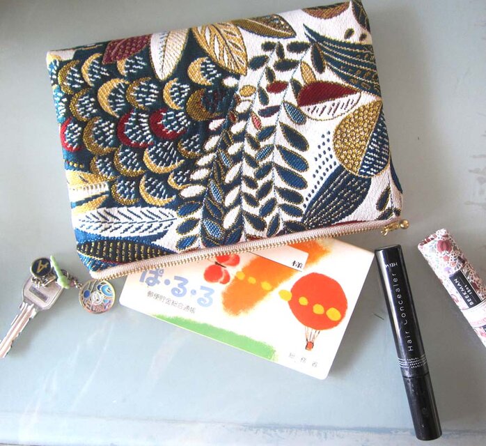 フランス生地　クレオパトラ　息をのむような艶やかポーチ（L）通帳入れ　コスメ入れ