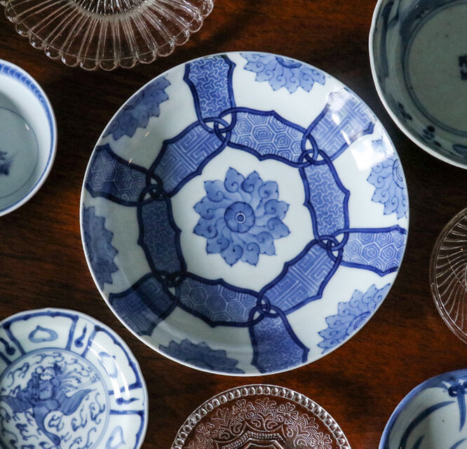 鍋島 染付唐華文六寸皿 E467A