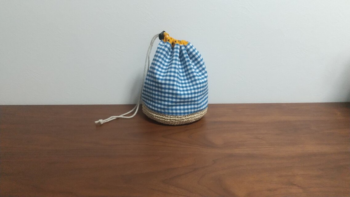 チェックの巾着　ブルー