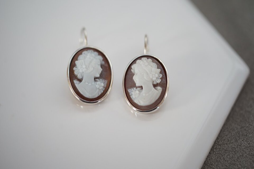 seasons】silver925 シェルカメオピアス（L） | iichi 日々の