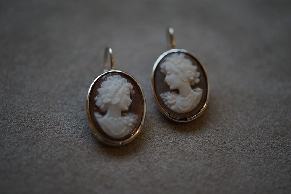 seasons】silver925 シェルカメオピアス（L） | iichi 日々の