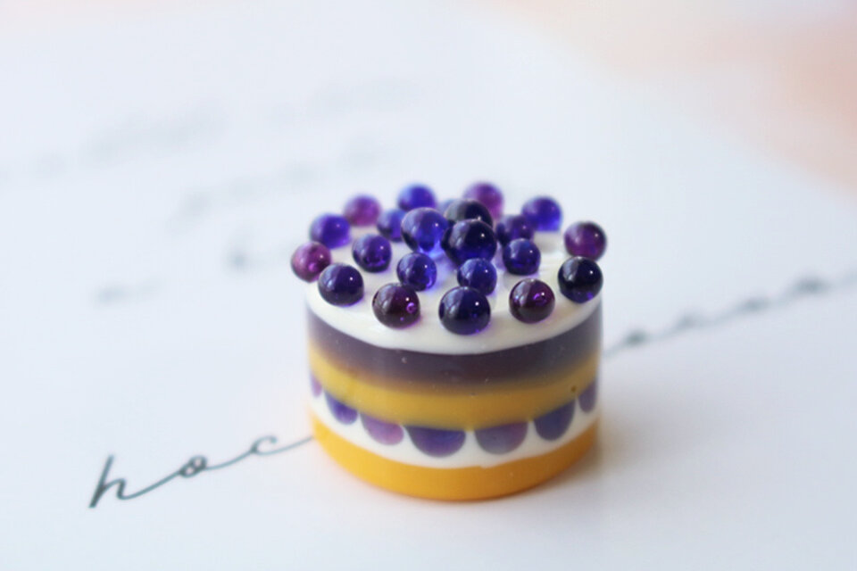 ガラスのミニチュア　ピオーネのケーキ★ガラスのミニチュア洋菓子店★