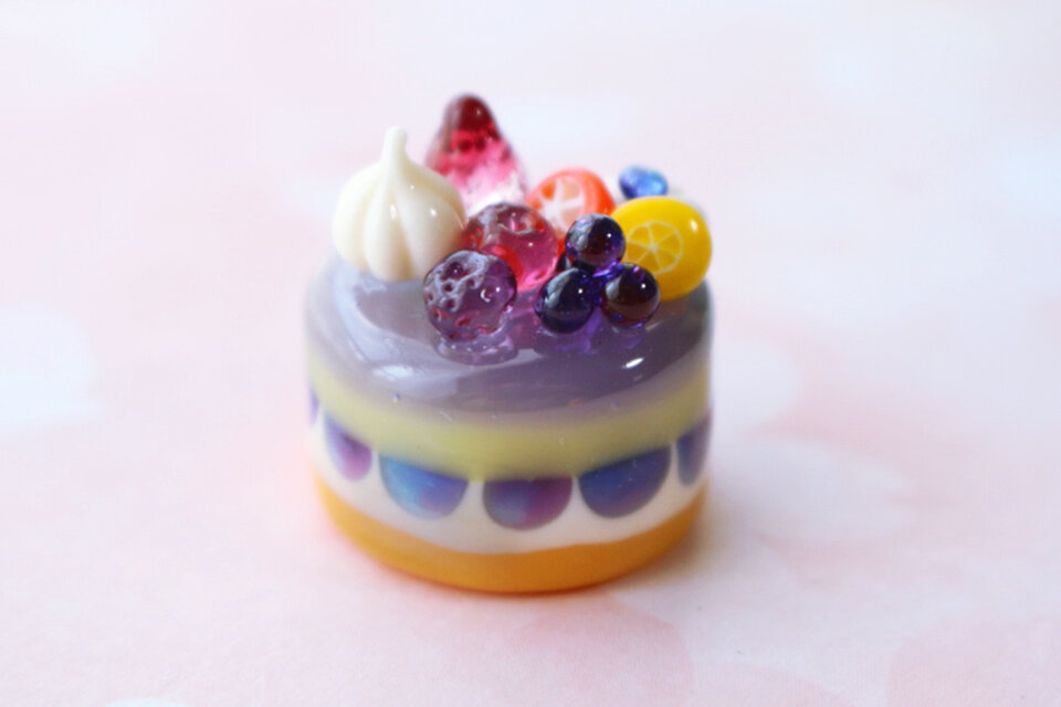 ガラスのミニチュア　ガラスのミニチュア　ピオーネとフルーツのケーキ★ガラスのミニチュア洋菓子店