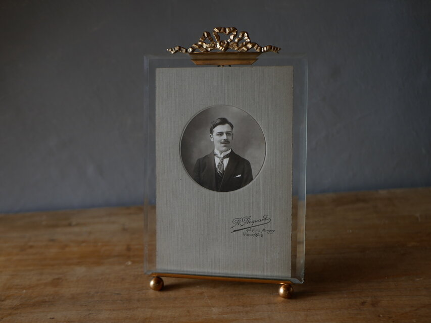 リボンモチーフ　面取りガラスのフォトフレーム　写真付　フランスアンティーク　