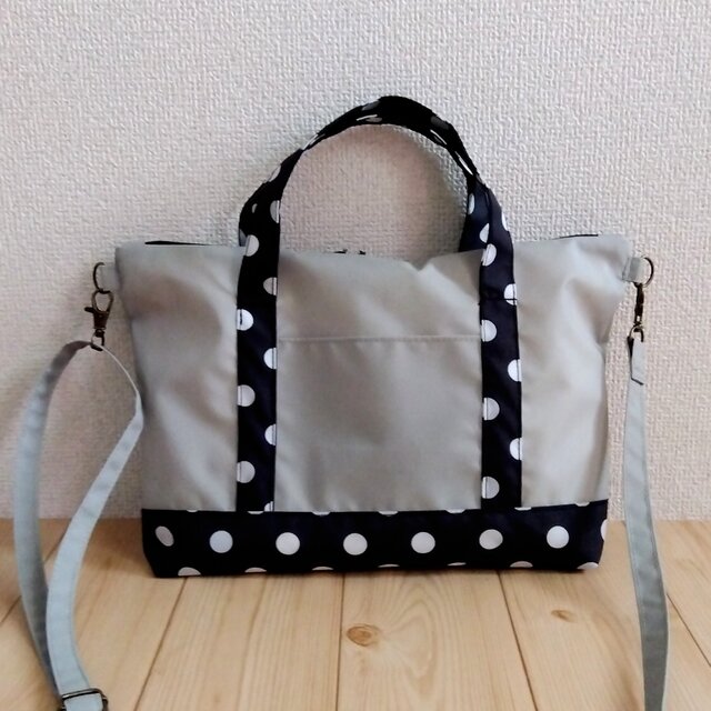 雨の日用　全て撥水加工のショルダーレインバッグ　ドット＆グレー　　220