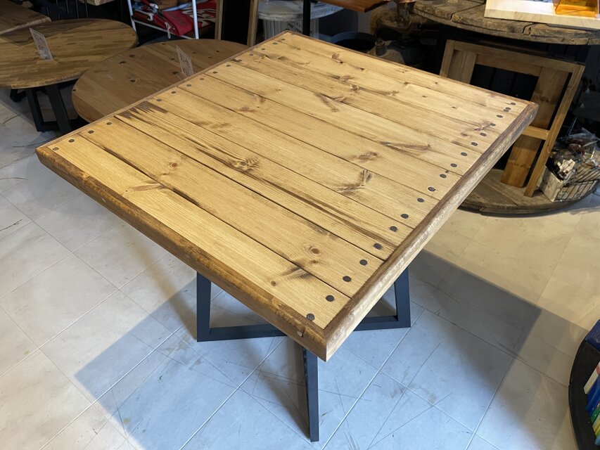 在庫あり　即納　hotaru テーブル　机　カフェ　BAR ダーク　ブラック　アップサイクル