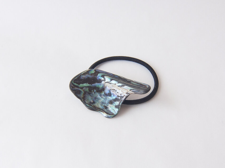 貝の髪留め no.6