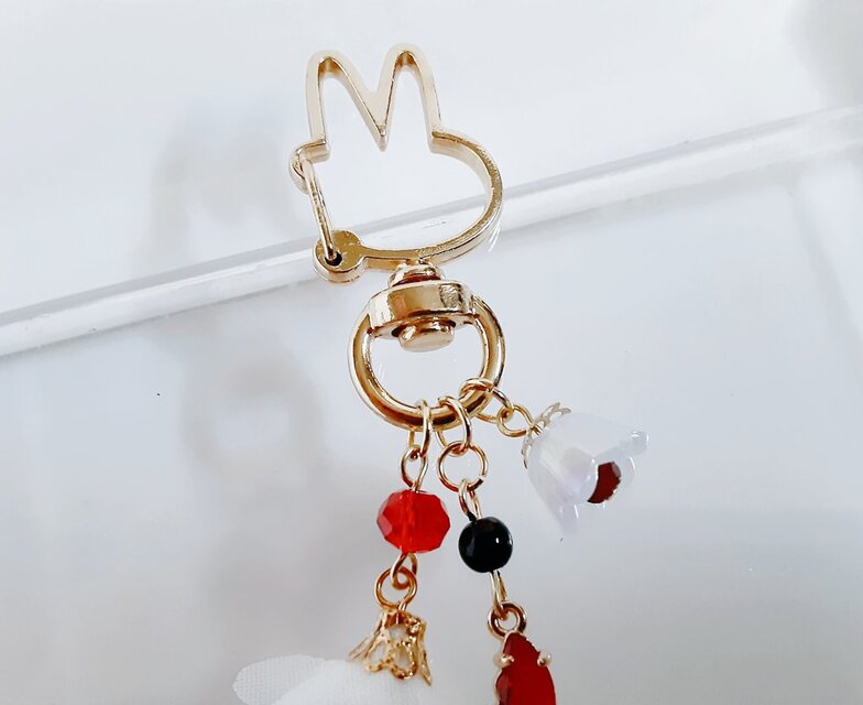 翡翠飾り 赤いタッセル付き 翡翠 中国結》伝統工藝「中国結」高級房飾り(真紅) 「翡翠」(円形型