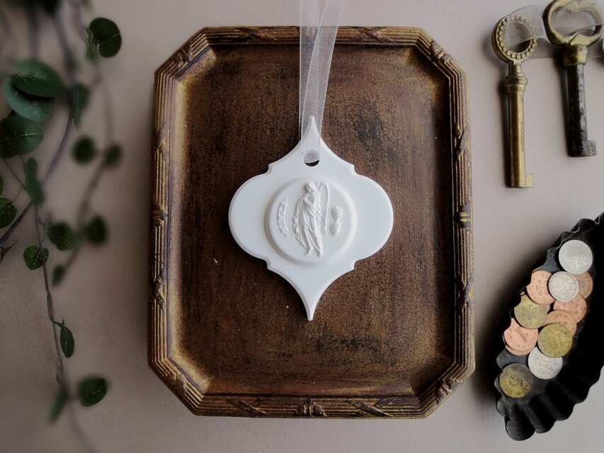 古代コインデザインのアロマストーン 女性の立ち姿　B ■ アラベスクオーナメント ■ 6種類から香りが選べる