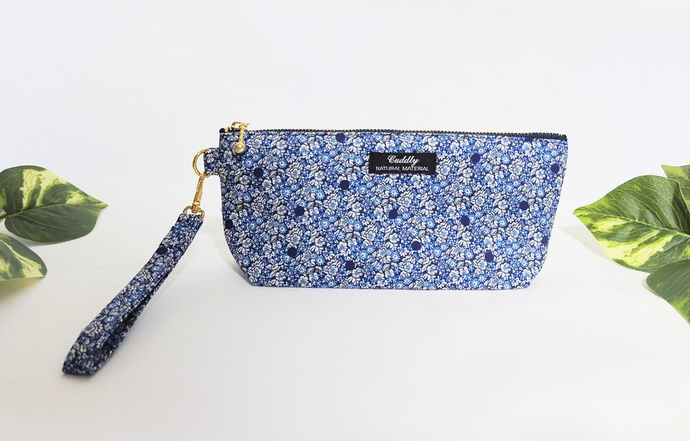 リバティアバサンスポットの持ち手付きペンケース | iichi 日々の