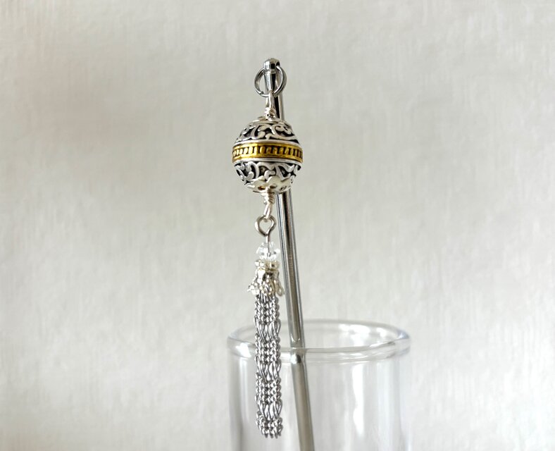 かんざし　ゴールドとシルバーのアジアンボールビーズとチェーンタッセル　一本挿し　一本簪　シンプル