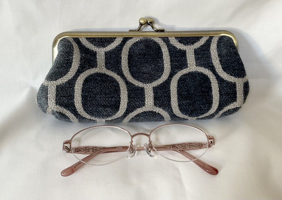 輸入生地　がま口メガネ、ペンケース　　