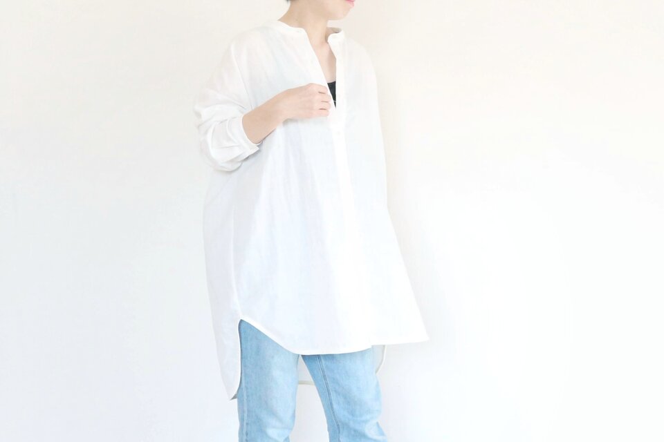 ほどよいきちんと感がちょうどいい　ふんわりガーゼシャツ　ホワイト　綿　ペールカラー　フォーマル