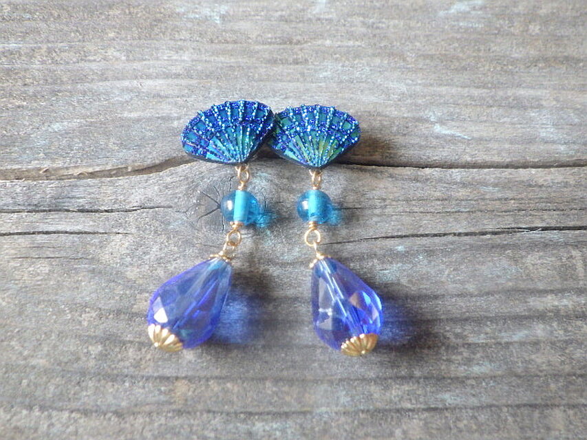 1198】人魚と波模様の小さめピアス／イヤリング 1198】人魚と波模様の