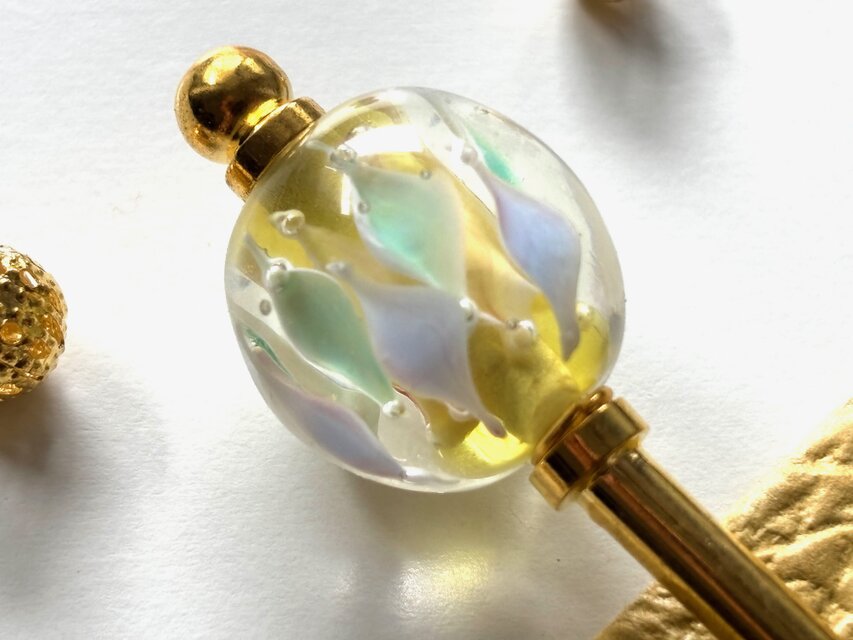 かんざし　人魚の鱗の様なとんぼ玉　黄色＆パステルカラー　一本挿し　一本簪　イエロー　夏　ガラス　トンボ玉　蜻蛉玉