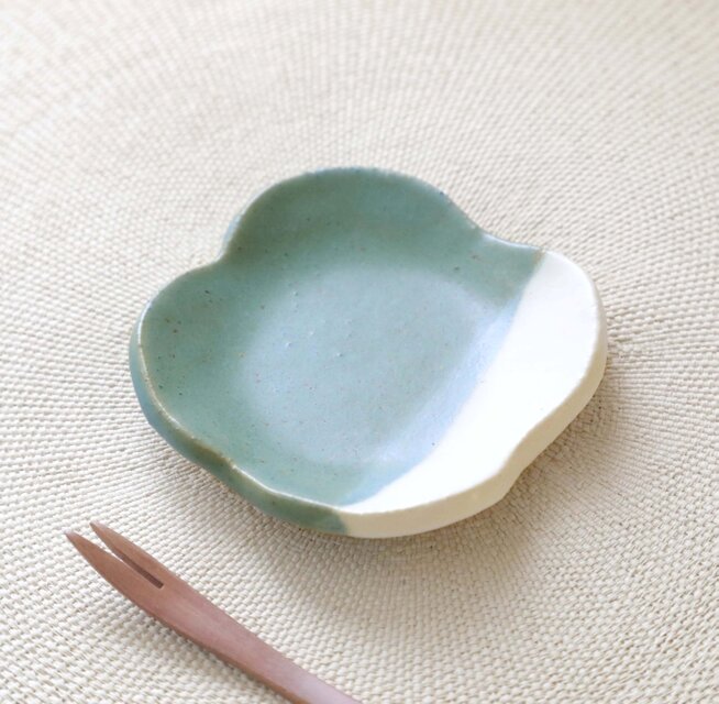 森の緑の花形豆皿