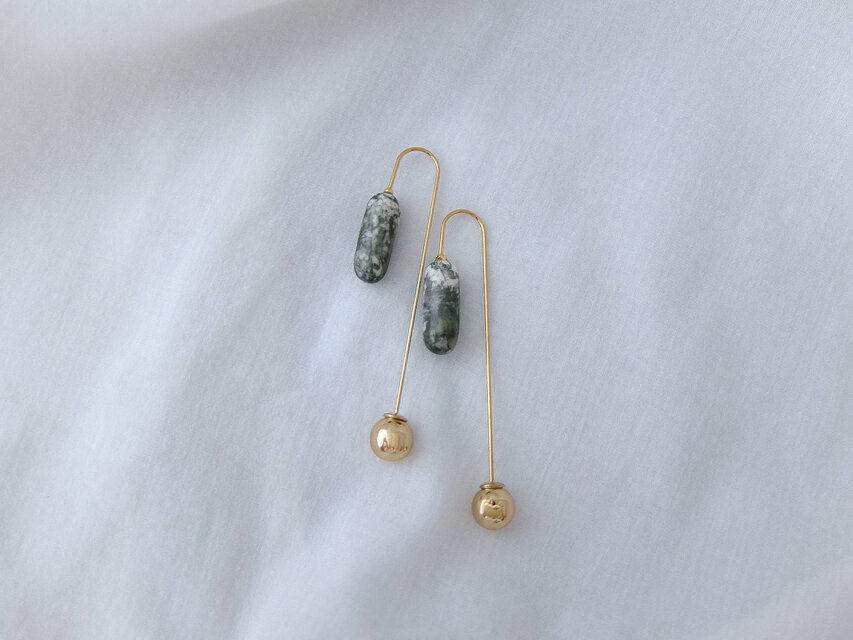 ピアス capsule iridescent