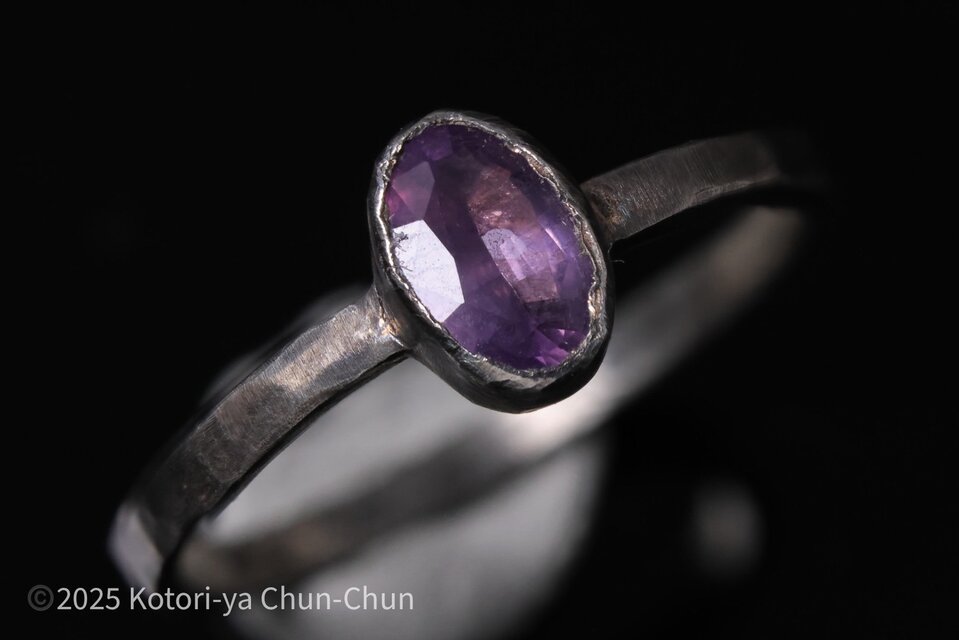 【トシッタ祭！】スリランカ産「トシッタ」さんのシルキーパープルスピネル・シルバーリング【霧藤】