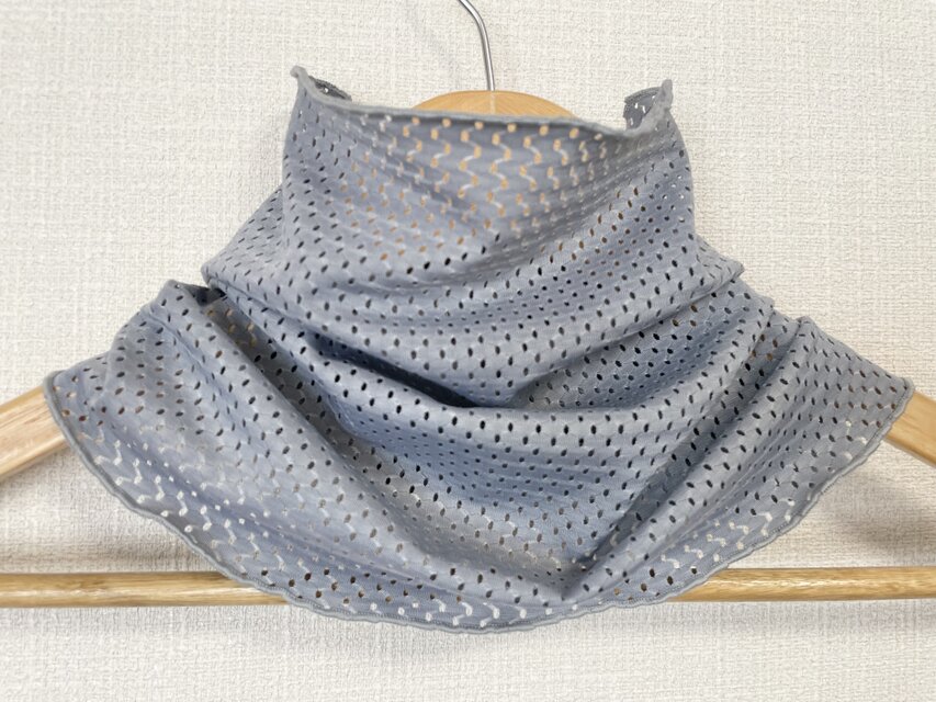 ひんやりすべすべシルバーパンチングメッシュレースハンドメイドネック