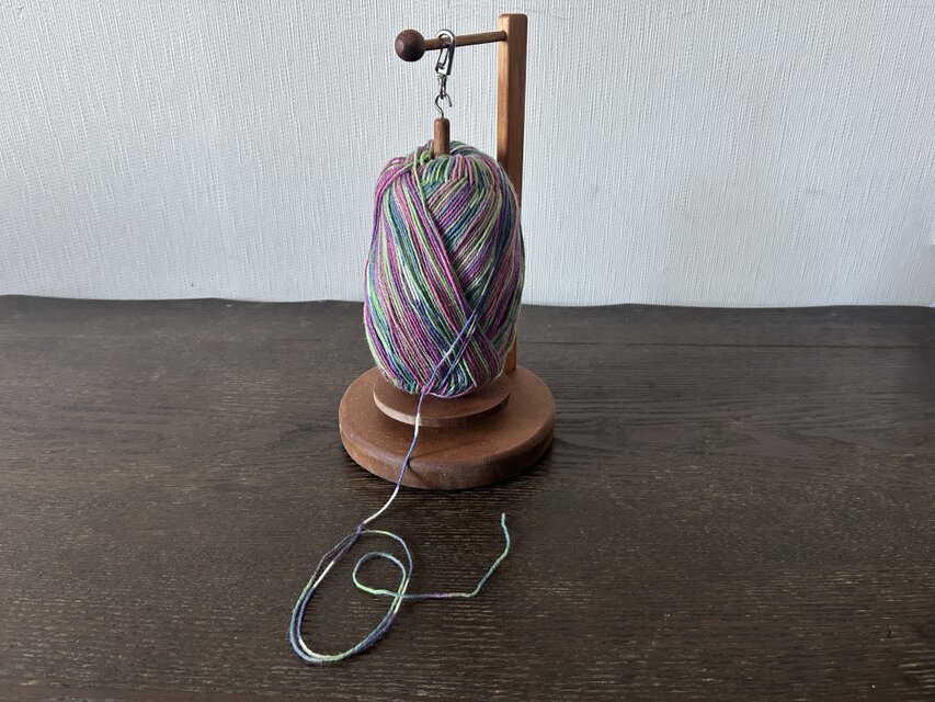 2wayリスト型ヤーンホルダースタンドとリスト型ヤーンホルダー