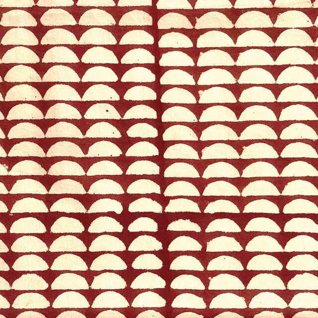 インド ブロックプリント生地 [50cm単位切り売り] Bagruセミサークルレッド 幾何学 半円 IF0255