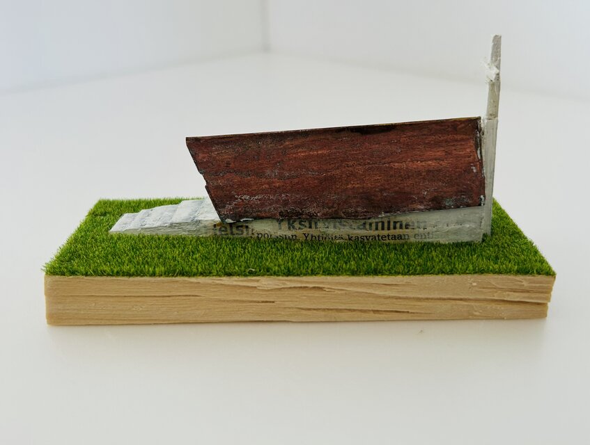 芝生の上の教会