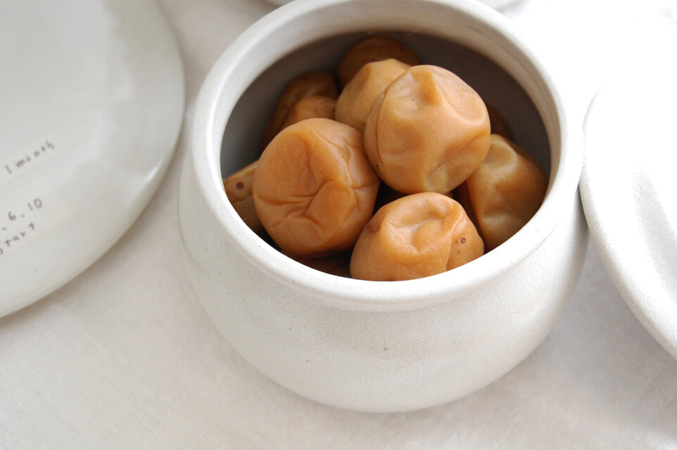 1600年創業 13代目職人 加藤さんのつくる甕（かめ）3合・白（お砂糖