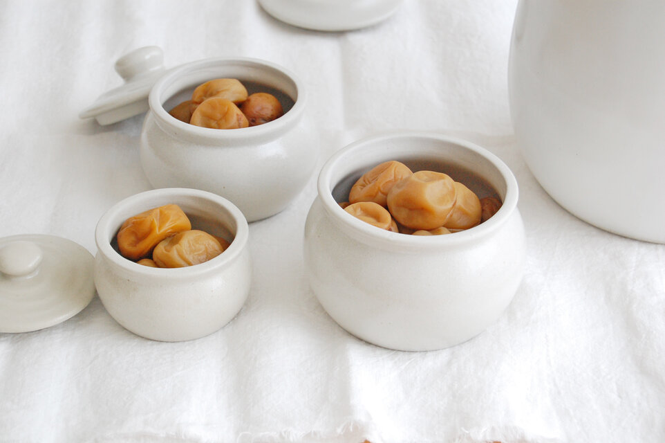 完売※ 加藤さんのつくる甕（かめ）3合・白（お砂糖・味噌入れ・漬物