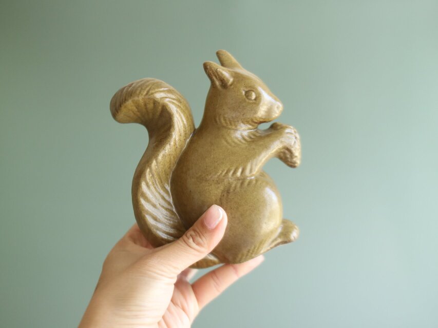 リス陶器絵皿オブジェ③