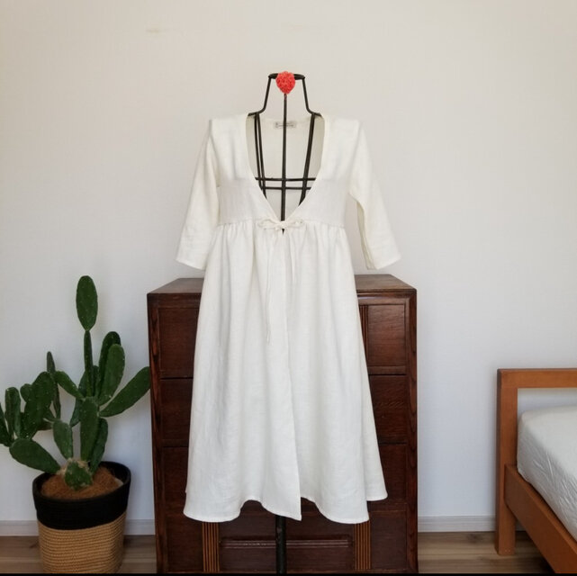 リネンのガウンワンピース