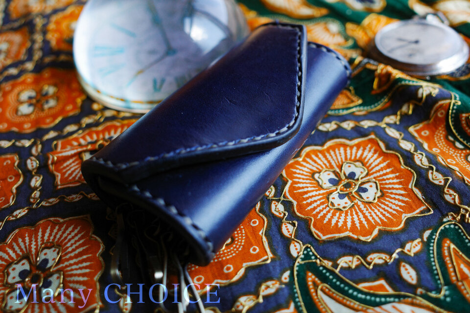 革の宝石ルガトー・キーケース（紺）