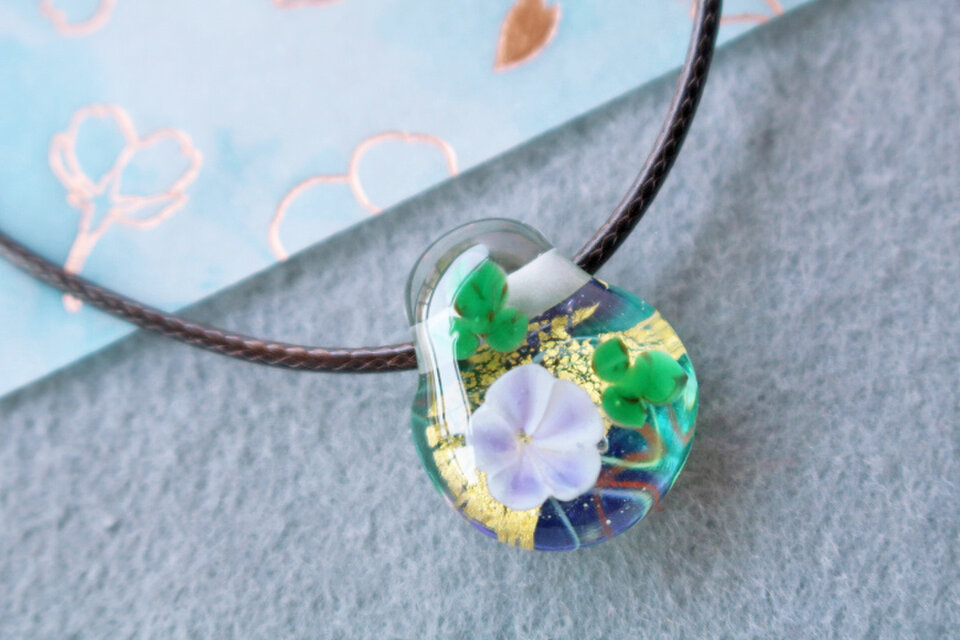 朝顔のとんぼ玉ガラスペンダント（小サイズ）