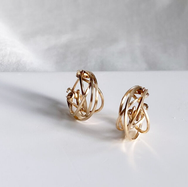 14kgf diagonal radial 5連　キャッチレスピアス