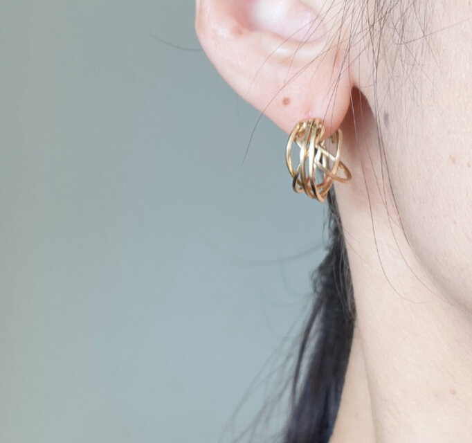 14kgf diagonal radial 5連 キャッチレスピアス | iichi 日々の暮らし