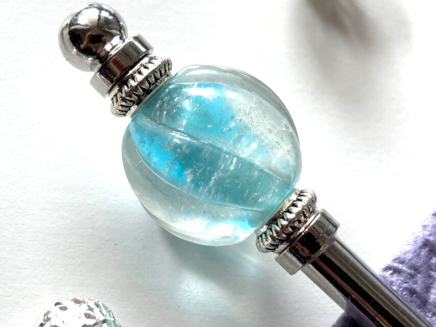 かんざし　水色とクリアカラーの２トーンカラーのとんぼ玉　青　ブルー　一本簪　一本挿し　涼しげ　ガラス　トンボ玉