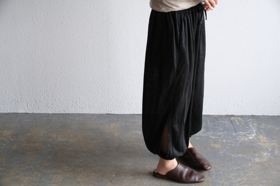 【new】enrica linenknit slitpants｜black