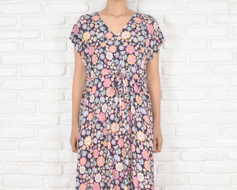 【大きいサイズ】新作！花柄Vネックフリルワンピース　