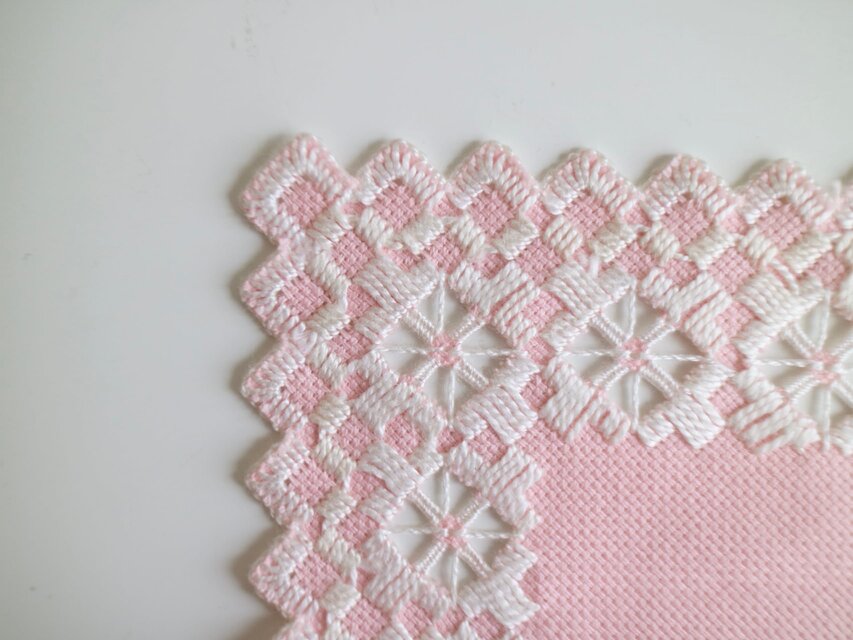 スウェーデンで見つけた刺繍クロス / ハーダンガーNo.5715