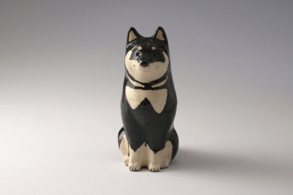 動物の陶置物＜黒柴＞のコピー