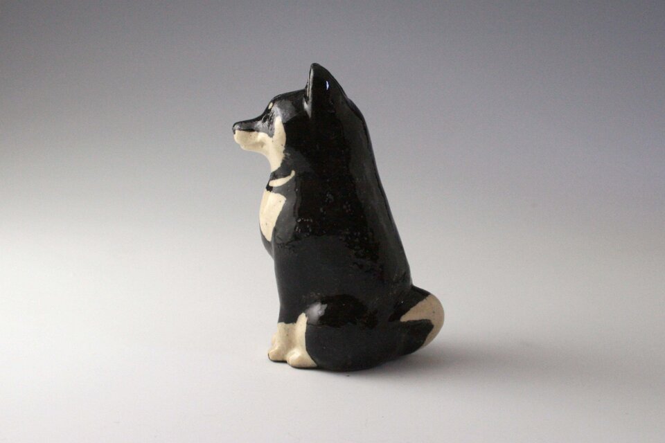 動物の陶置物＜黒柴＞のコピー | iichi 日々の暮らしを心地よくする