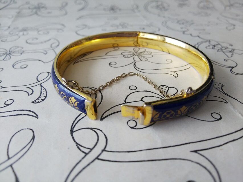 ヴィンテージ　ネイビーBlueエナメル　お花模様のブレスレット（チェーン付き）