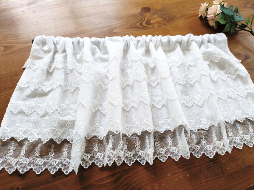 ホワイトコットン♪５段フリルカフェカーテン 62cm×76cm ハンドメイド ホワイトコットン♪5段フリルカフェカーテン 62cm×76cm | iichi
