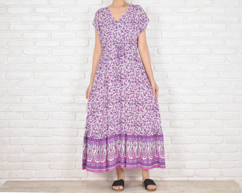 【大きいサイズ】新作！小花柄Vネックフリルワンピース　パープル