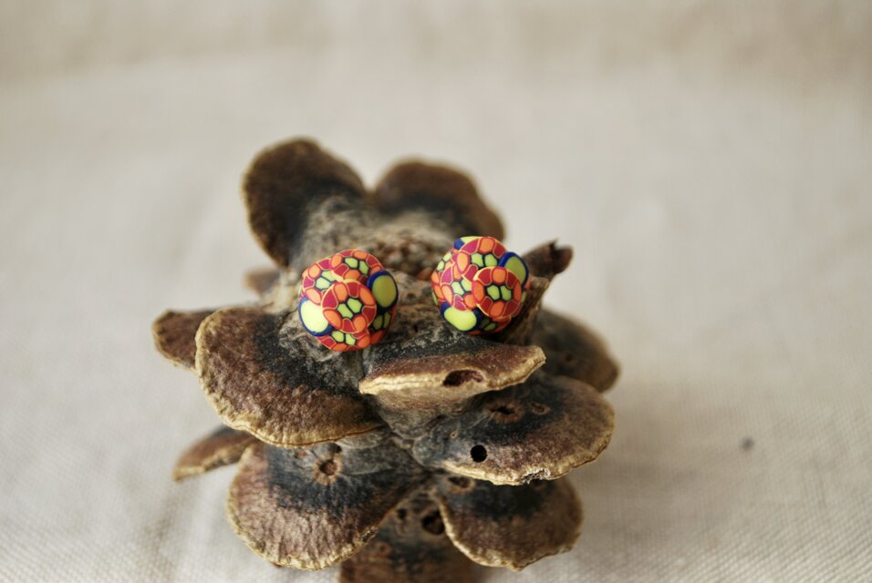 小さなぶつぶつ丸ピアス・イヤリング　オレンジ・ピンク・黄緑