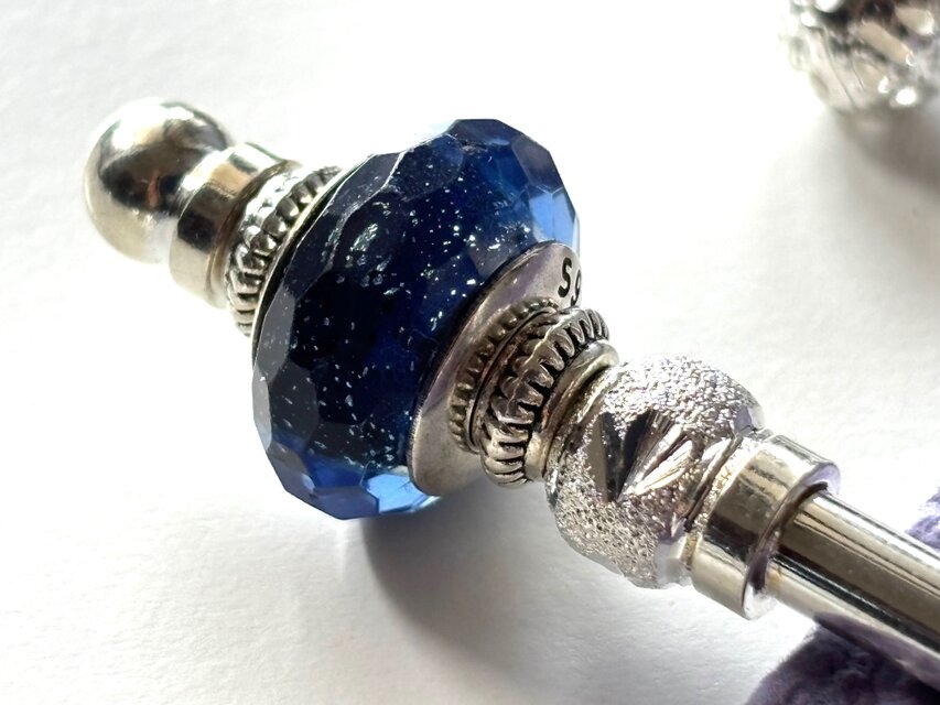 かんざし　星空の様な紺色のとんぼ玉B　一本挿し　一本簪　涼しげ　夏　トンボ玉　蜻蛉玉　青　ブルーのコピー