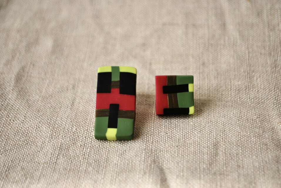 四角長四角アシメピアス　ピンク・グリーン・黒