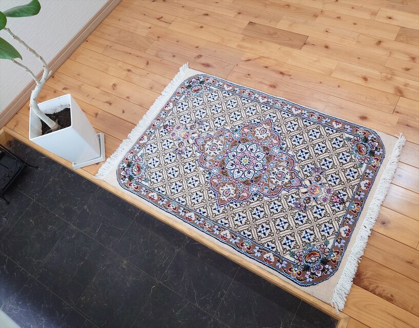 ペルシャ絨毯 ナイン産 ノーラ 玄関マット 94x63cm ジョーシャ